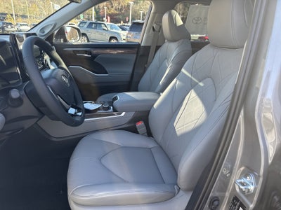 2026 Toyota Highlander Platinum