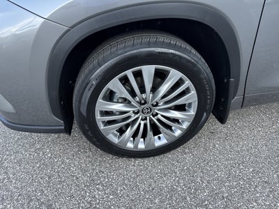 2026 Toyota Highlander Platinum