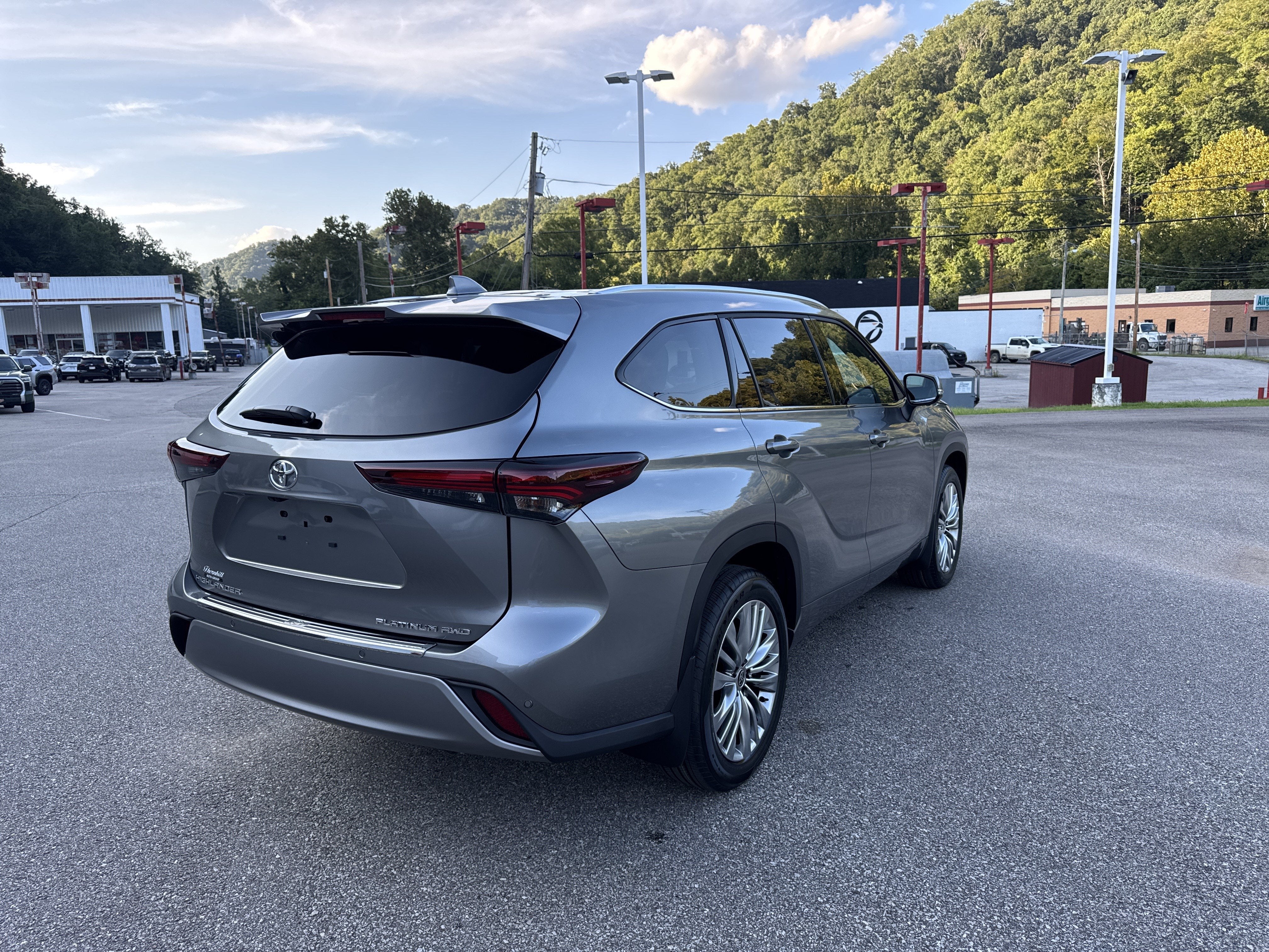 2026 Toyota Highlander Platinum