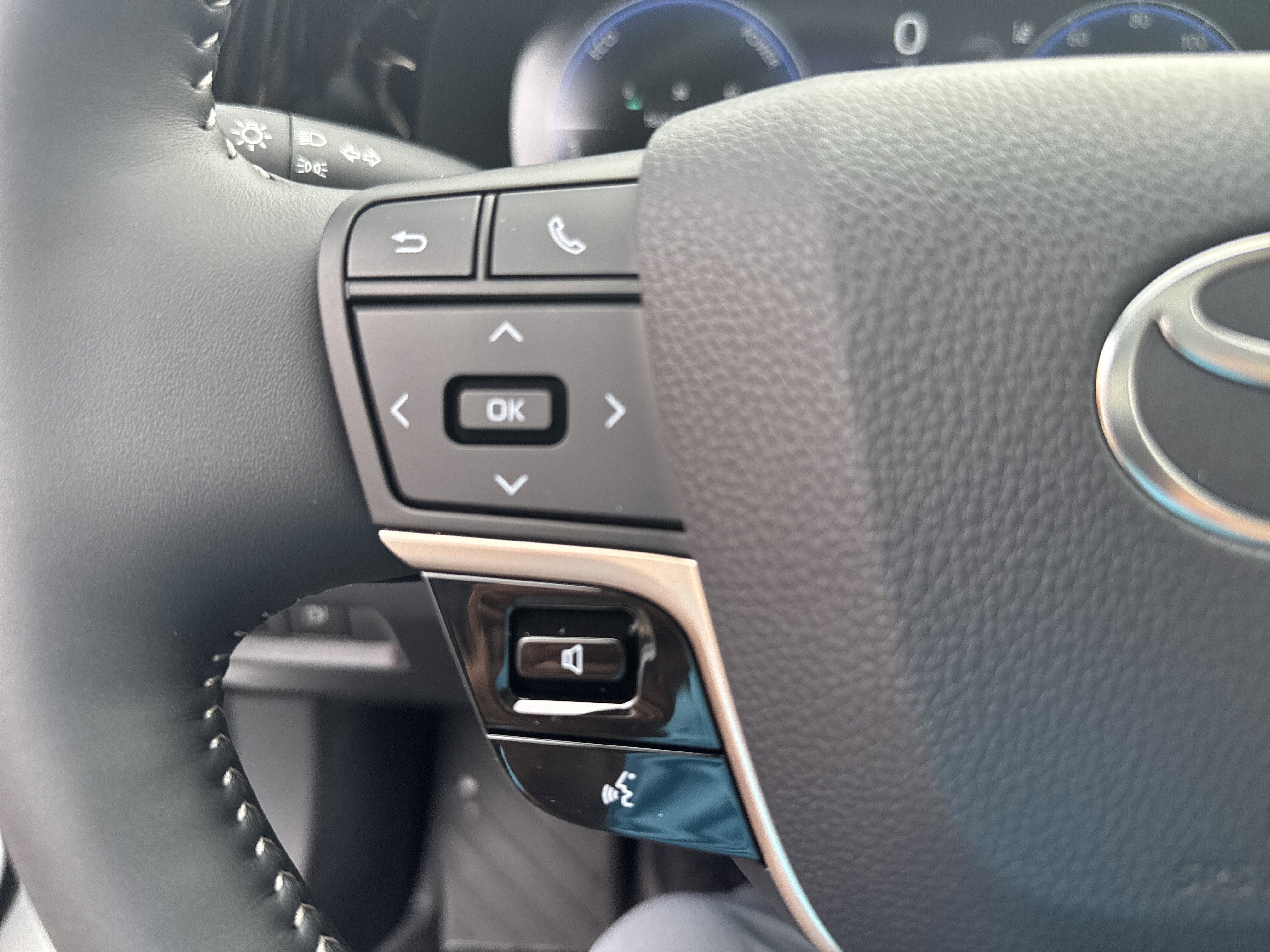 2025 Toyota Toyota Crown Signia Limited