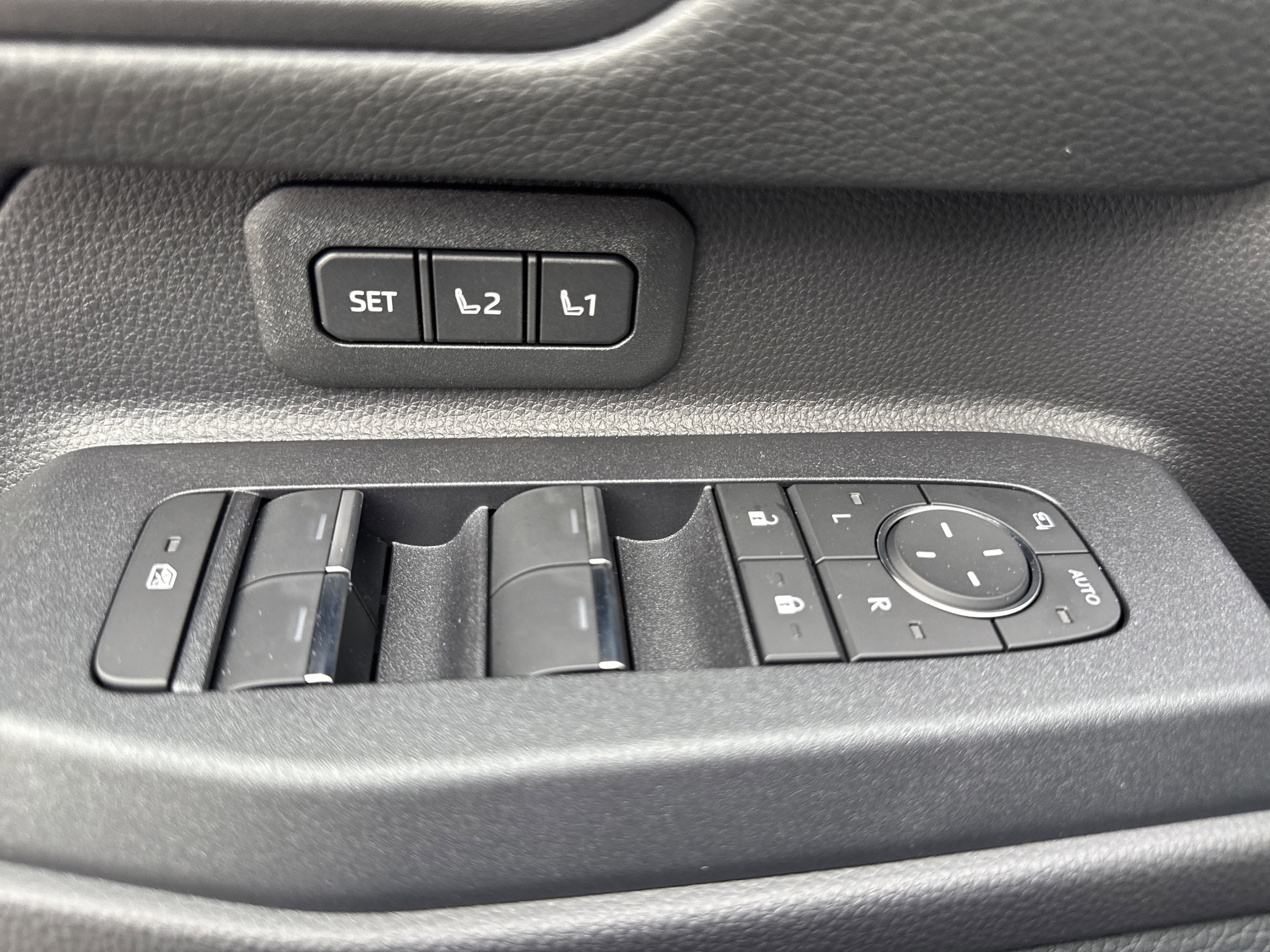 2026 Toyota Land Cruiser 4WD (Natl)