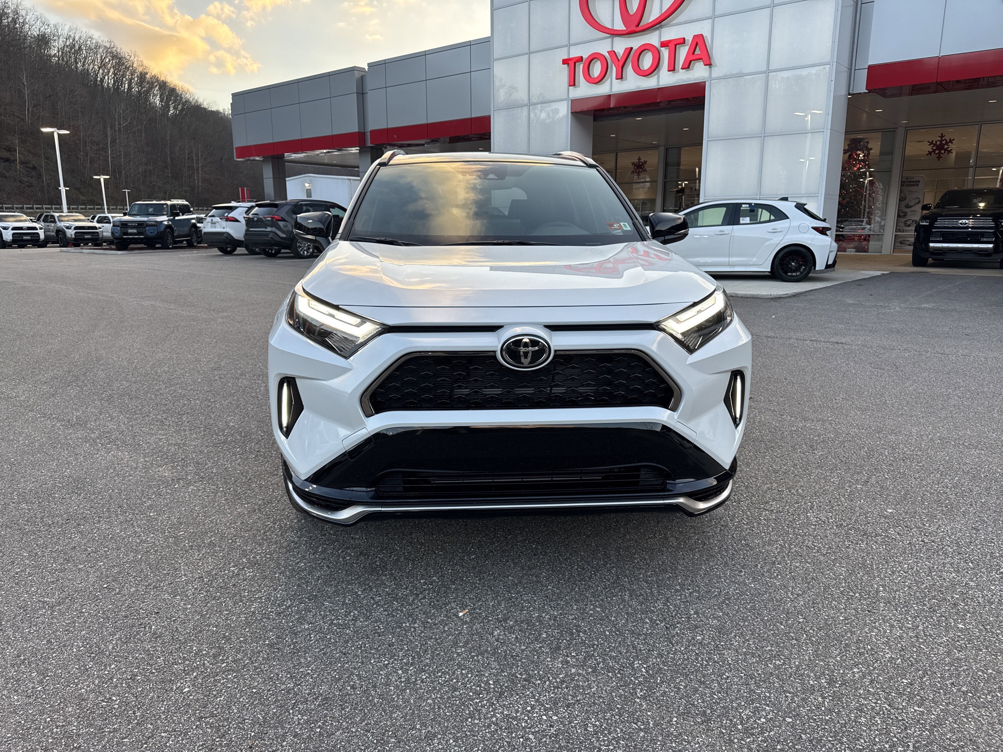 2025 Toyota RAV4 Plug-in Hybrid XSE