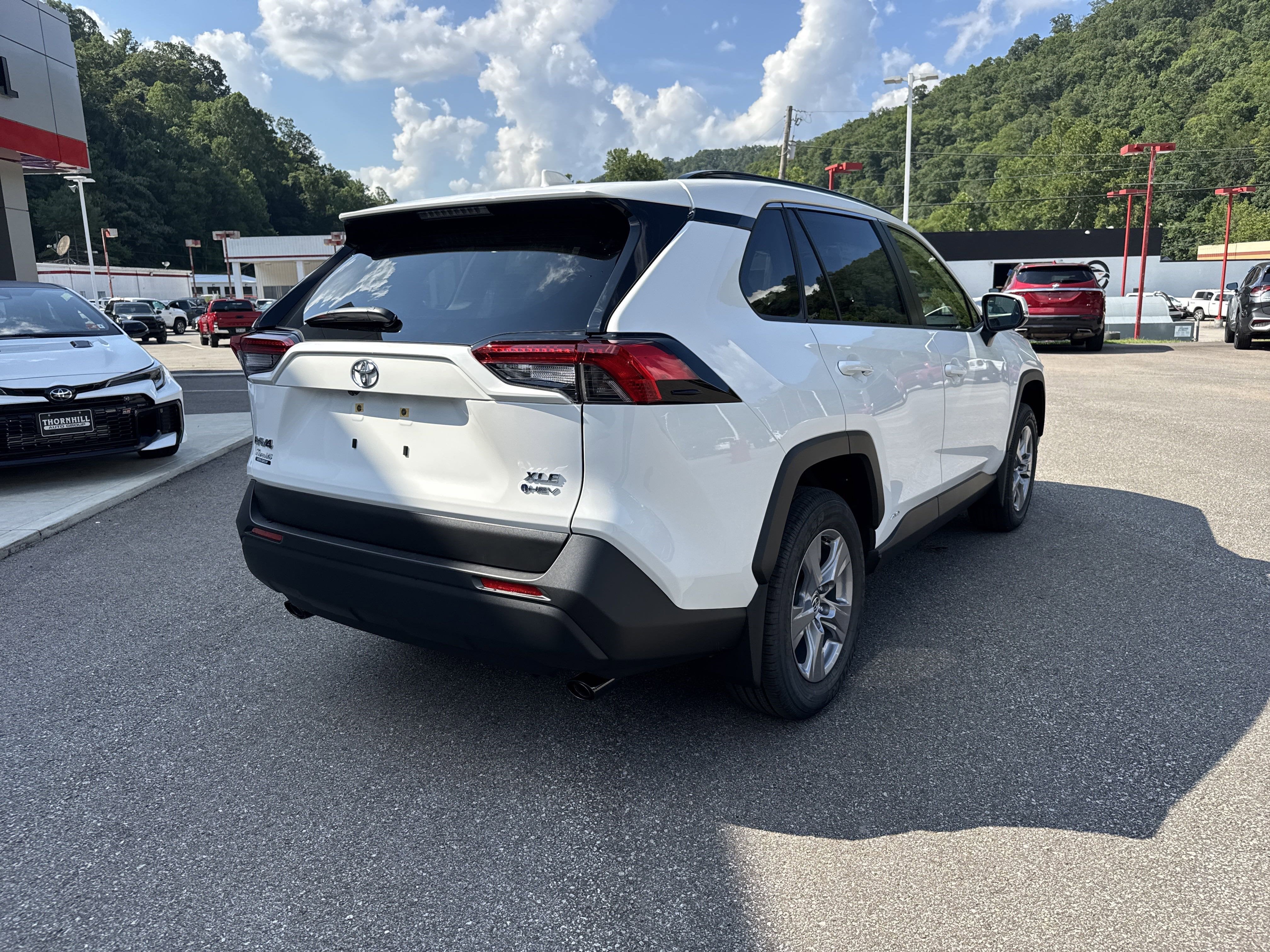 2025 Toyota RAV4 Hybrid XLE