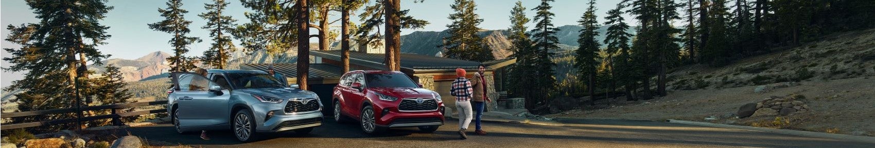 2022 Toyota Highlander in Forest