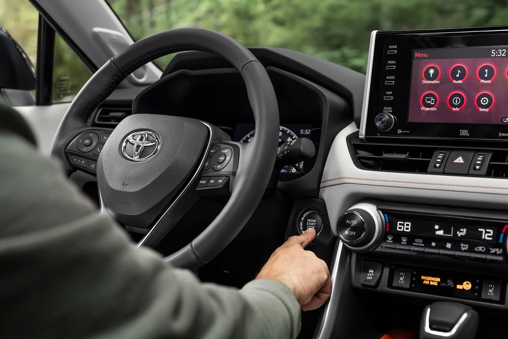 2022 Toyota RAV4 Interior Tech Screen